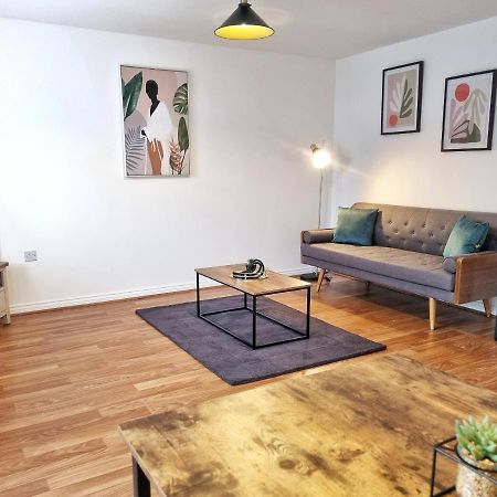 Modern & Spacious 3 Bedrooms And 2 Bathrooms Home, Free Parking! Кембридж Экстерьер фото